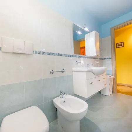 度假居 Hills House 切法卢