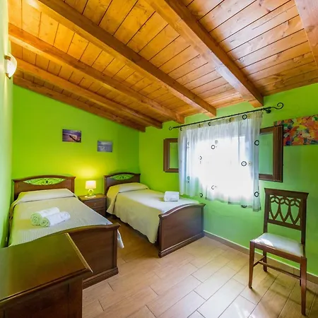 Hills House 度假居 *